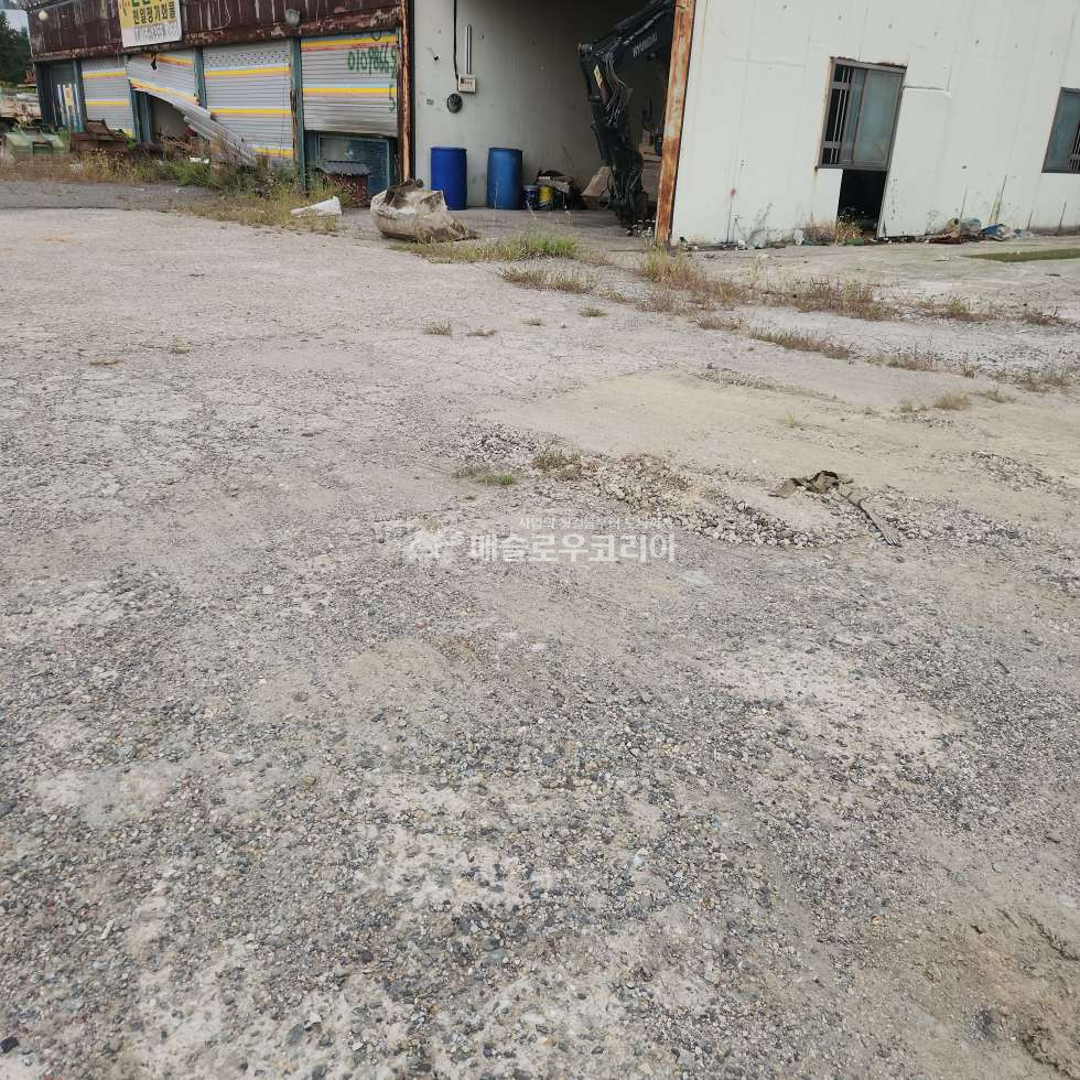 전북 군산시 산북동 OC I바로 길건너 대로변 공장신축가능한 토지+상가 매매 매물번호 10157 사진 1