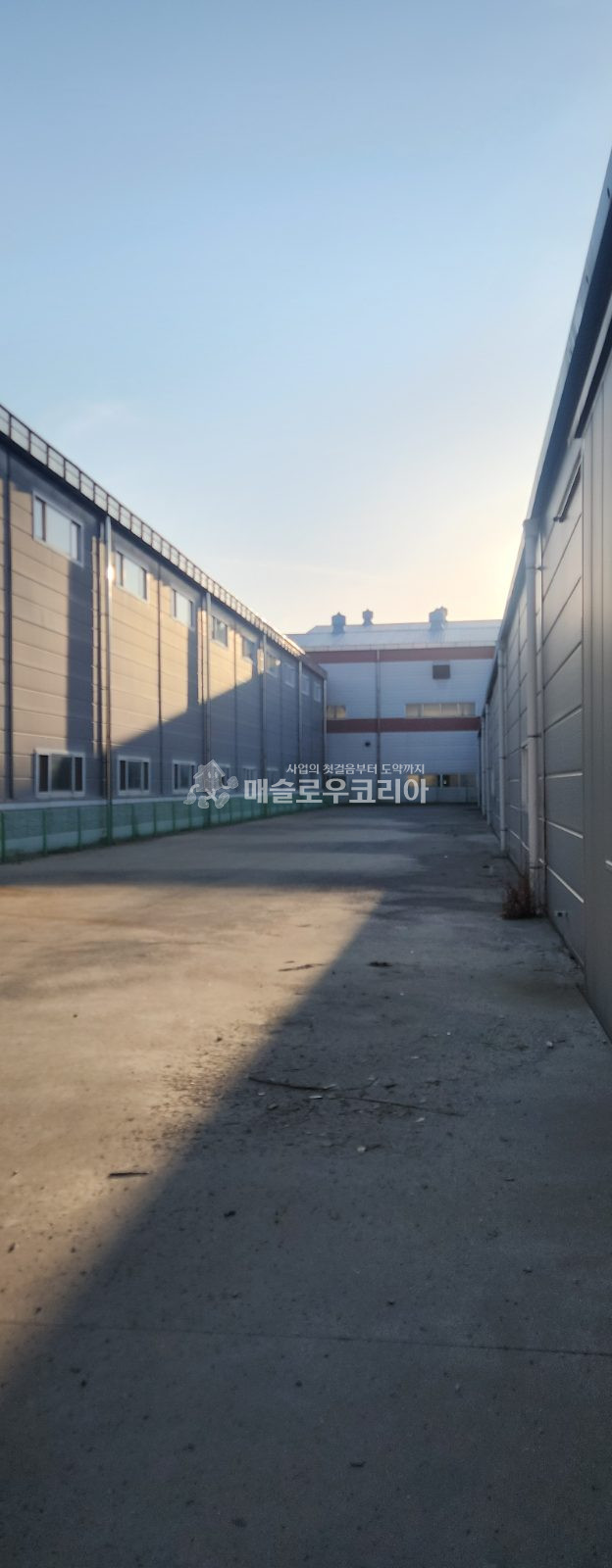 전북 군산시 오식도동 군산국가산단 부지 1400평, 공장 700평 매매 매물번호 10052 사진 4